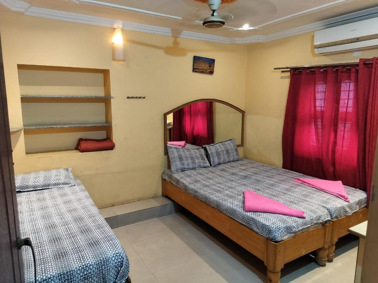 Gopi Guest House Hampi Room photo